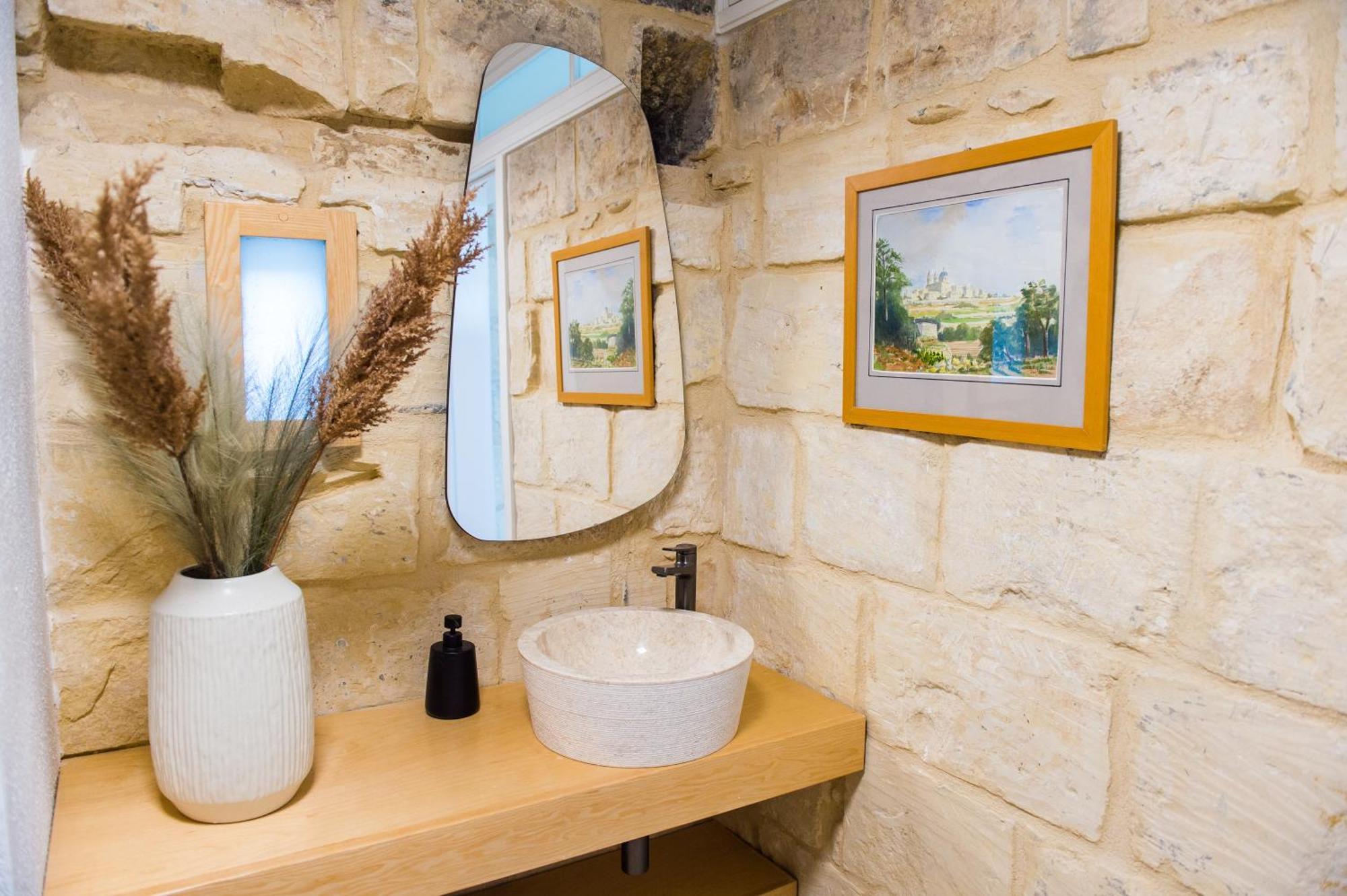 San Anton Suites Attard Ngoại thất bức ảnh