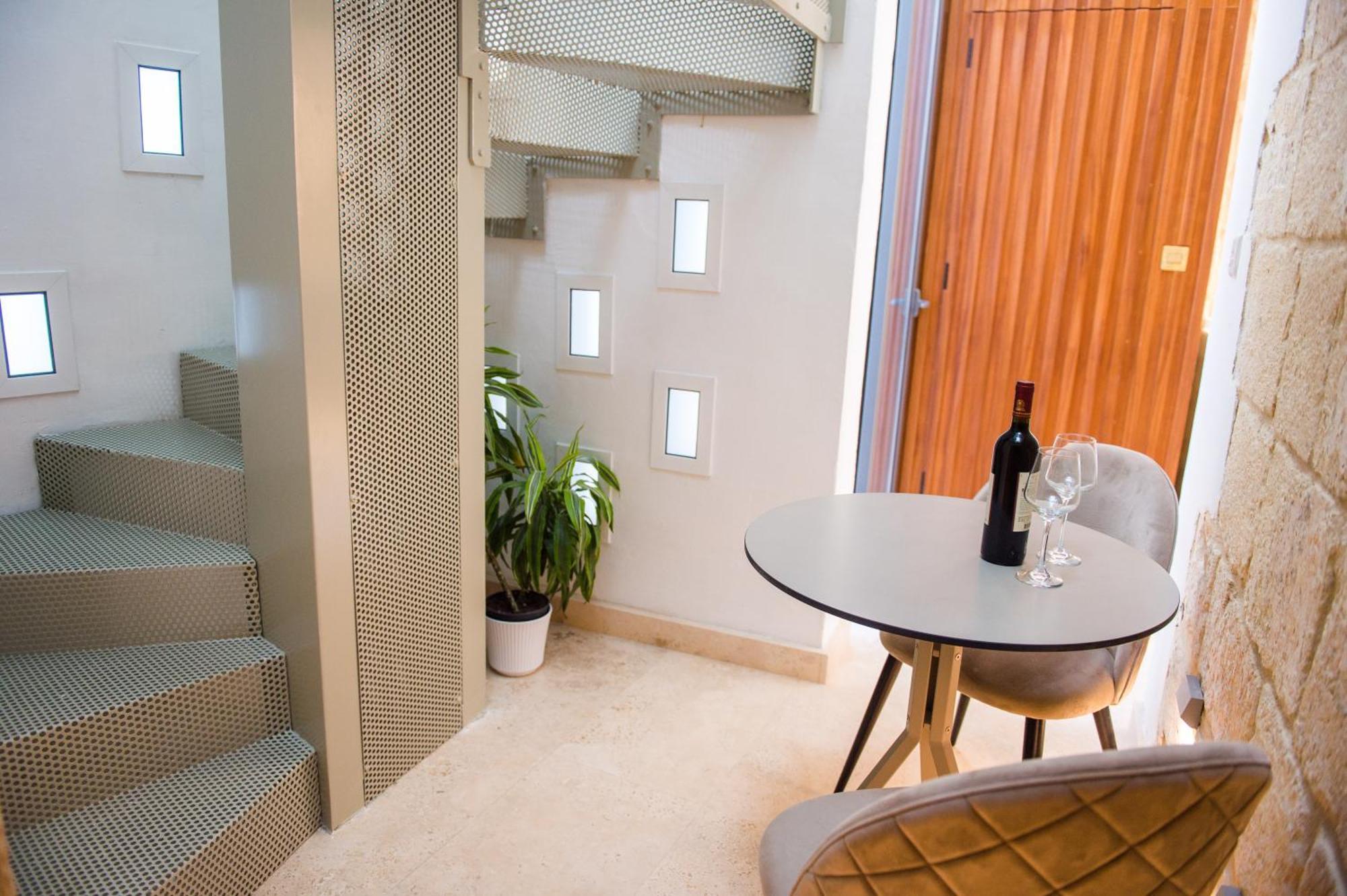 San Anton Suites Attard Ngoại thất bức ảnh