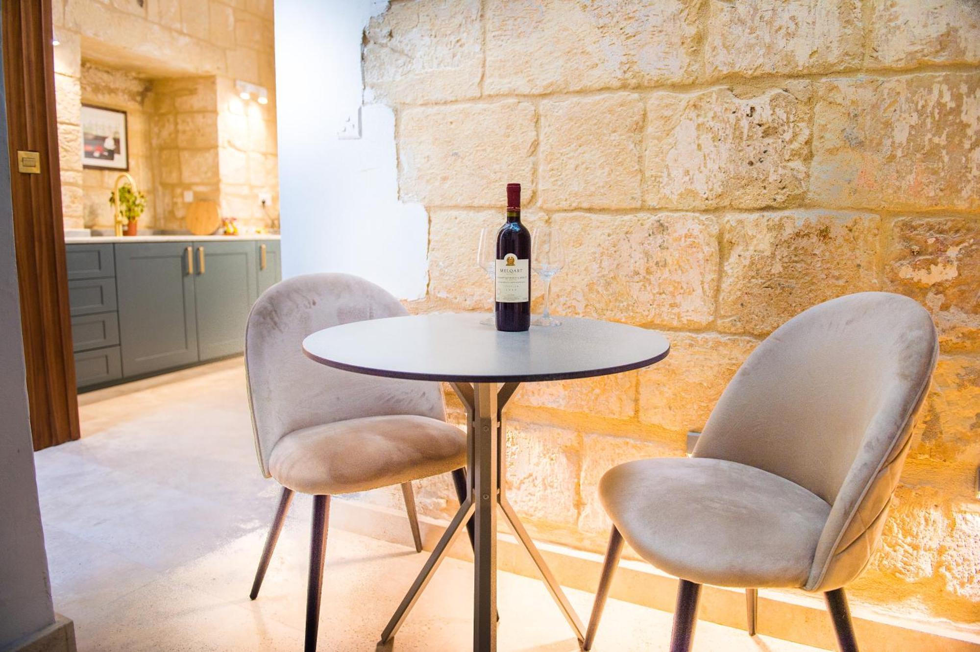 San Anton Suites Attard Ngoại thất bức ảnh