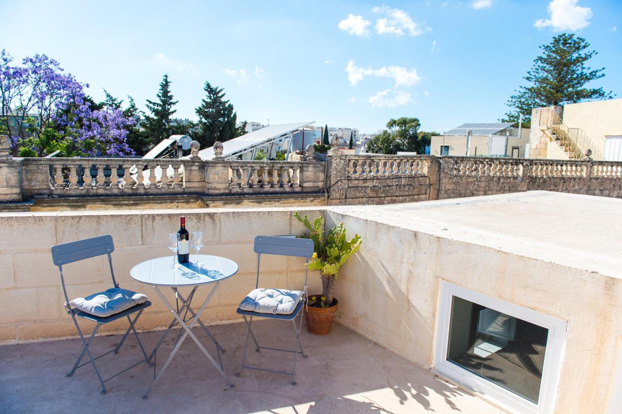 San Anton Suites Attard Ngoại thất bức ảnh